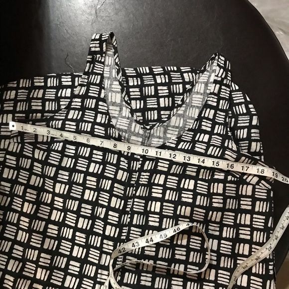 Old Navy Black & White Geometric Print Sleeveless Dress – Size Medium - Picture 7 of 8